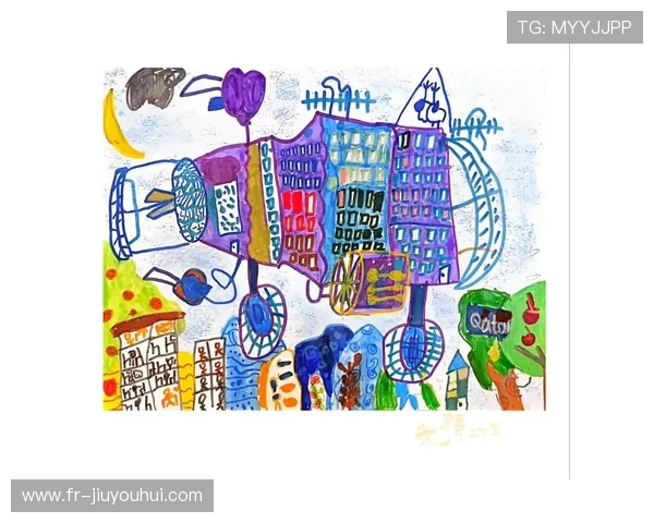 以足球玩偶帽子为灵感打造充满运动与童趣的创意时尚风